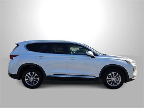 Used 2019 Hyundai Santa Fe SE image 9