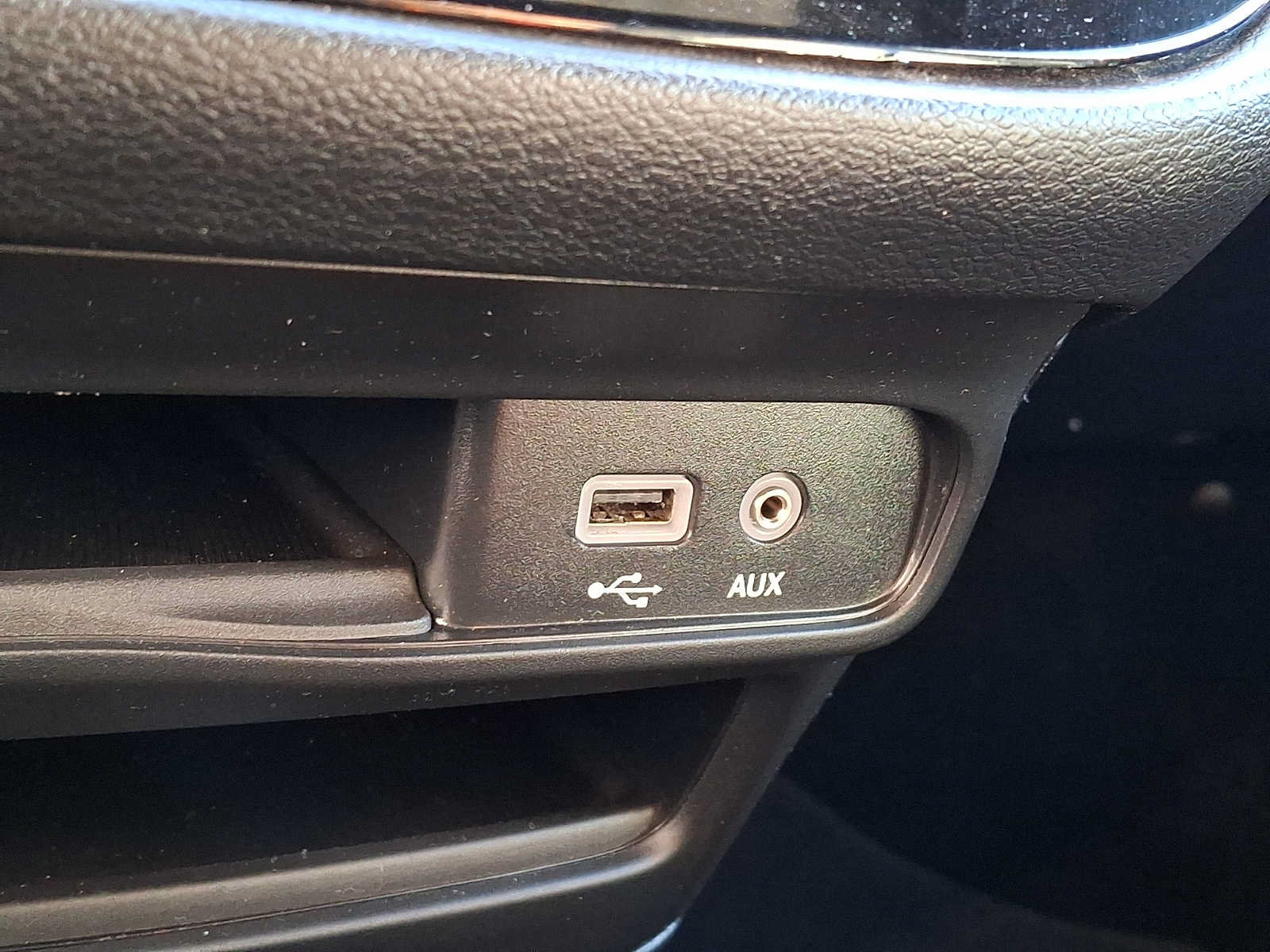 Used 2019 Chrysler Pacifica Touring-L FWD image 26
