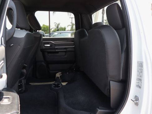 Used 2021 RAM 3500 Big Horn image 40