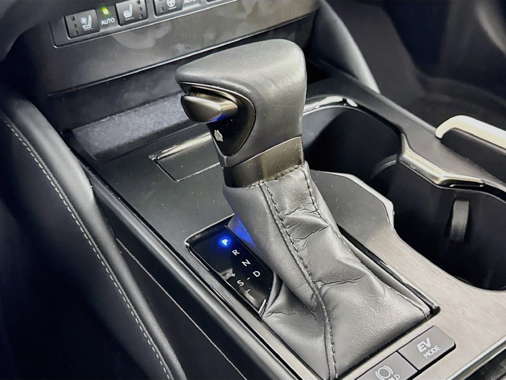 Certified 2024 Lexus ES 300h w/ Technology Package FWD image 17