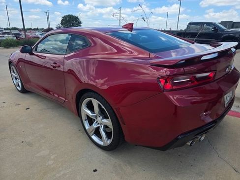 Used 2018 Chevrolet Camaro SS RWD image 4