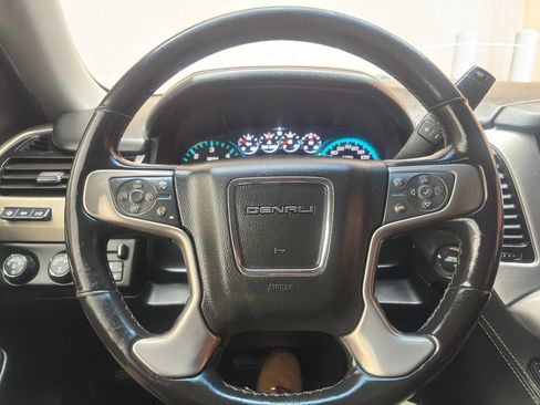 Used 2020 GMC Yukon XL Denali w/ Denali Ultimate Package image 18