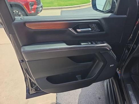 Certified 2025 GMC Yukon Denali AWD/4WD image 27