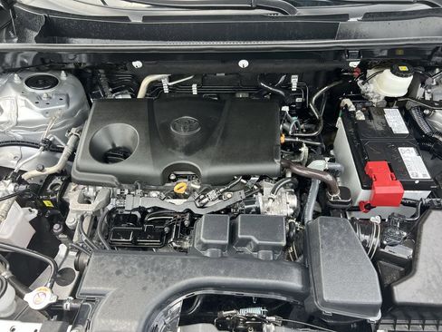 Used 2024 Toyota RAV4 XLE FWD image 35