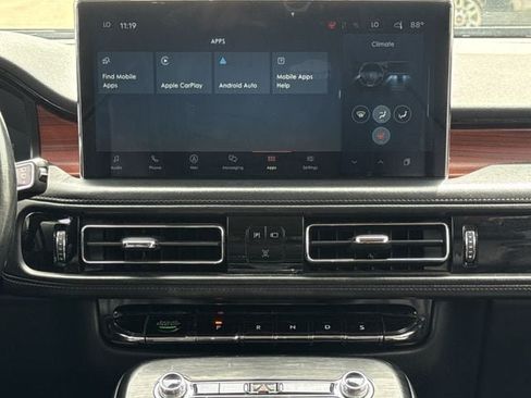 Used 2021 Lincoln Nautilus Reserve AWD/4WD image 15