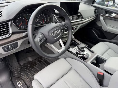 Used 2025 Audi Q5 2.0T Premium AWD/4WD image 16