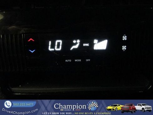 Used 2023 Jeep Wagoneer L Series II AWD/4WD image 23