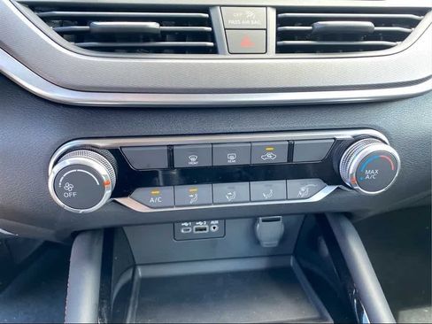 New 2025 Nissan Altima 2.5 SR image 19