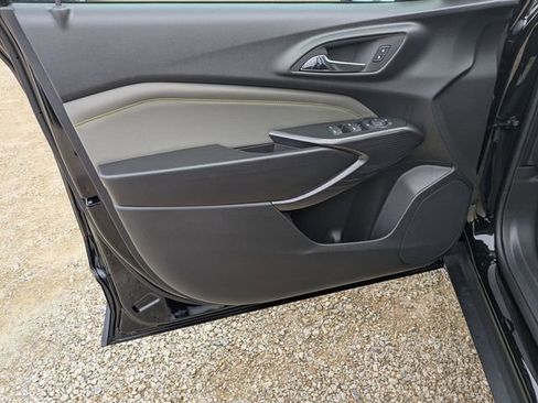 New 2026 Chevrolet Trax ACTIV w/ Sunroof Package image 8