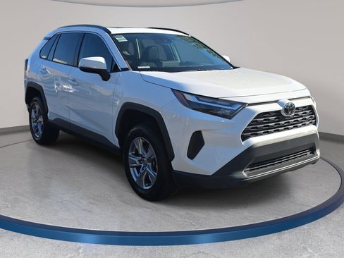 Used 2023 Toyota RAV4 XLE w/ Convenience Package FWD image 3