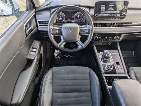 Used 2023 Mitsubishi Outlander Ralliart image 16