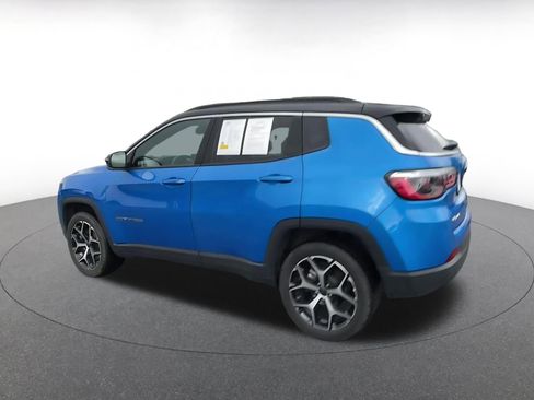 Used 2025 Jeep Compass Limited image 10