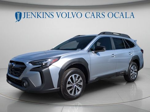 Used 2025 Subaru Outback Premium AWD/4WD image 7