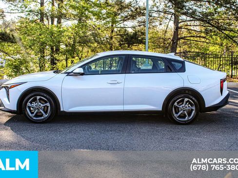 Used 2025 Kia K4 LXS image 7