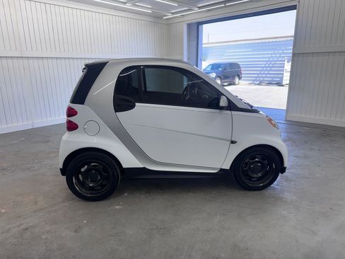 Used 2014 smart fortwo pure image 4