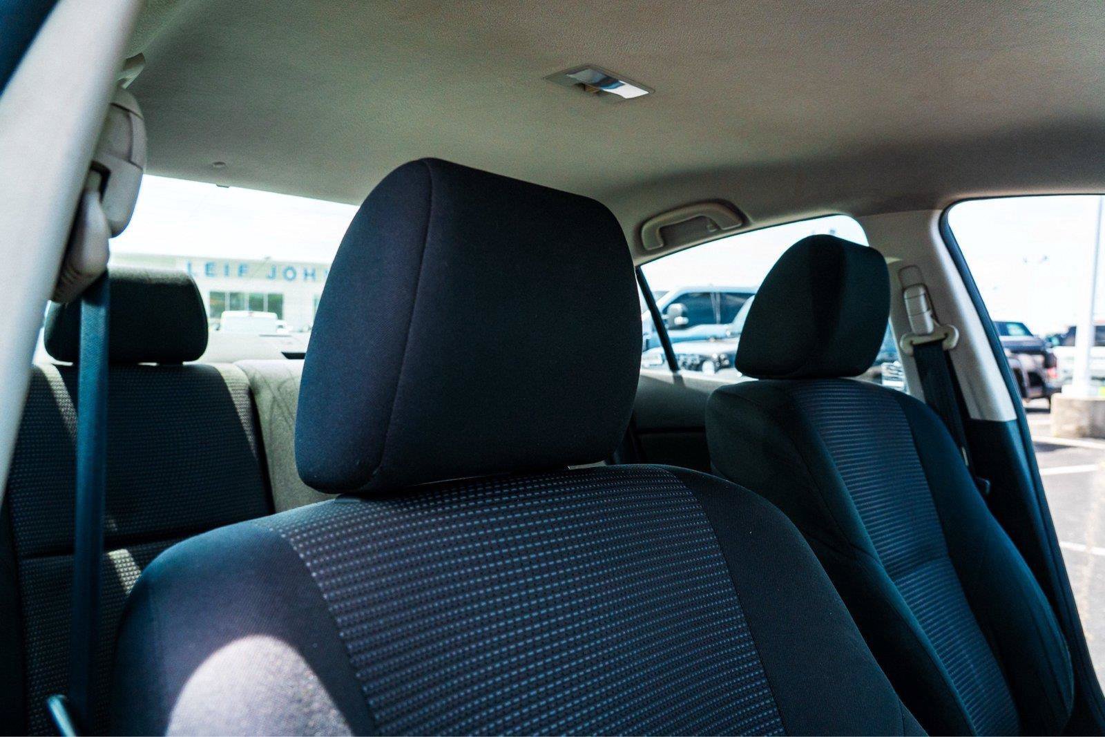 Used 2013 MAZDA MAZDA3 i Sport FWD image 23