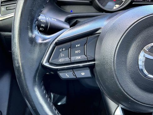 Used 2017 MAZDA MAZDA3 Touring image 24
