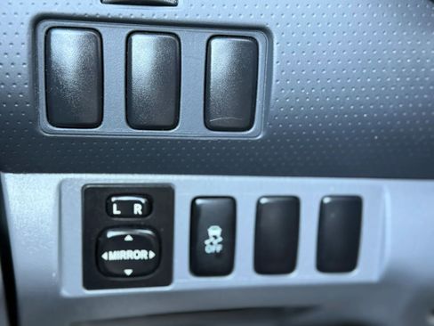 Used 2012 Toyota Tacoma PreRunner w/ Convenience Pkg image 26