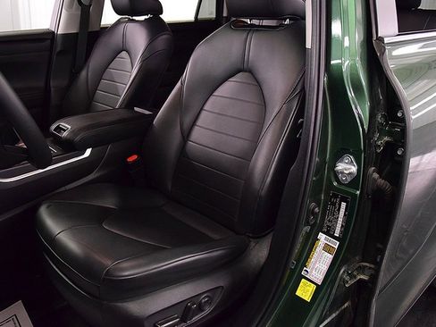 Used 2023 Toyota Highlander XLE image 29