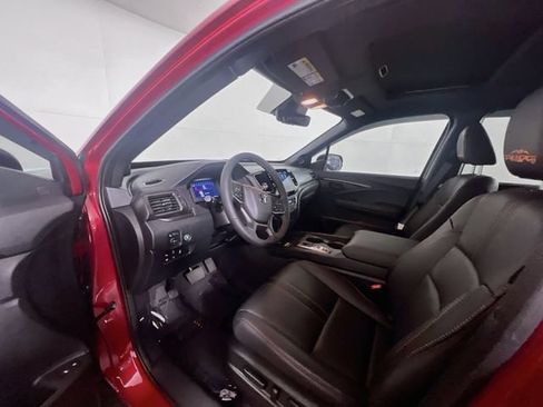 Used 2025 Honda Passport TrailSport image 17