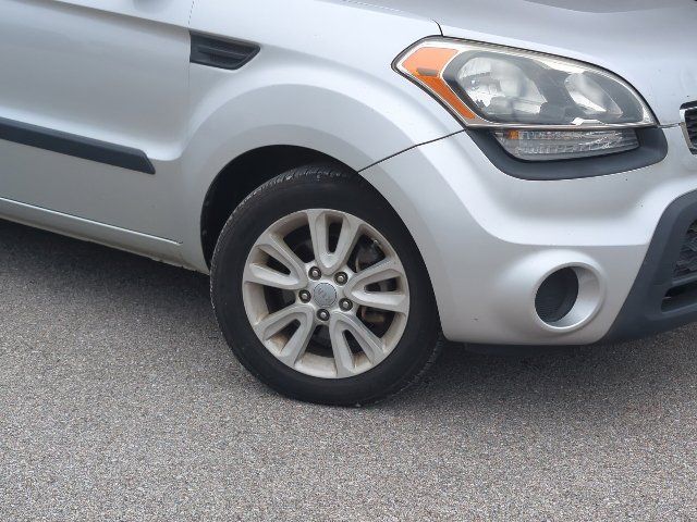 Used 2012 Kia Soul + FWD image 2