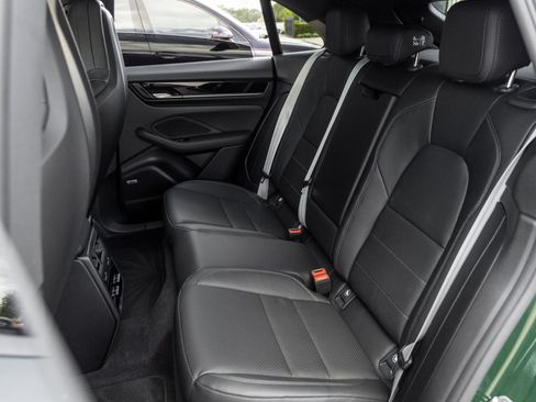 Certified 2025 Porsche Macan Electric RWD image 32