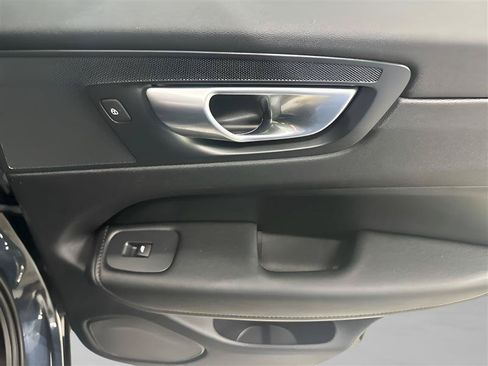 Used 2024 Volvo XC60 B5 Plus AWD/4WD image 22
