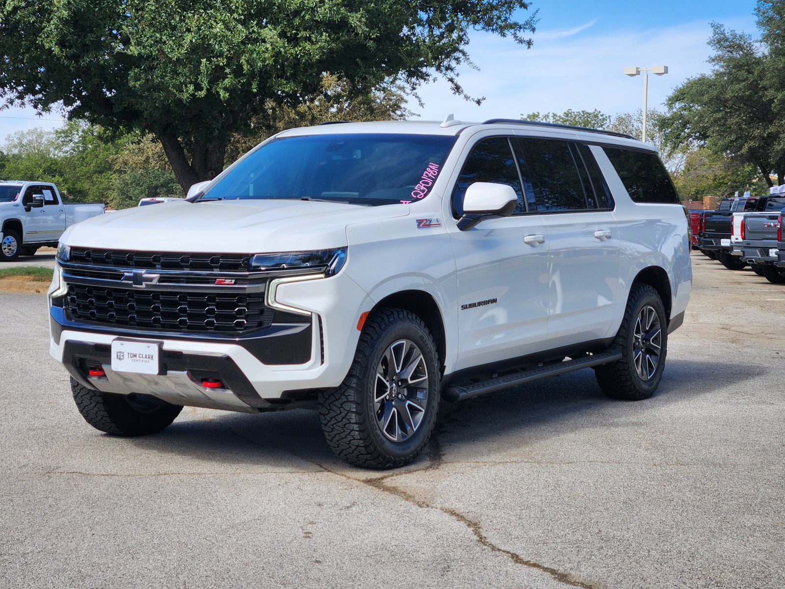 Used 2022 Chevrolet Suburban Z71 AWD/4WD image 2