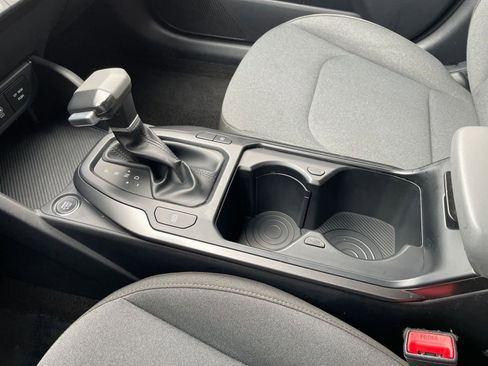 Used 2025 Kia K4 LXS image 40