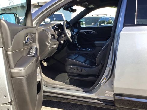 Used 2023 Chevrolet Traverse Premier w/ Redline Edition image 5