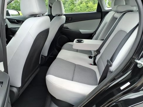 Used 2022 Hyundai Kona SE FWD image 21