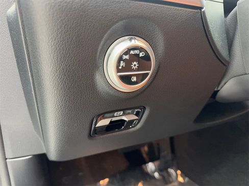 Used 2025 Mercedes-Benz C 300 Sedan image 52