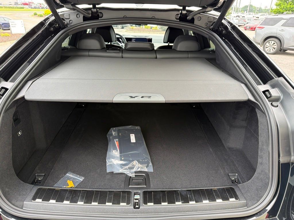 New 2027 BMW X6 M60i AWD/4WD image 15