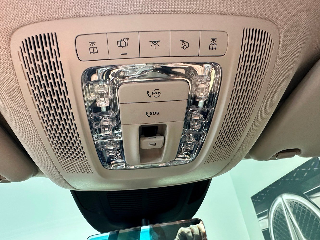 Used 2025 Mercedes-Benz GLE 350 4MATIC w/ AMG Line Exterior image 23