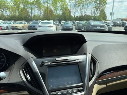 Used 2018 Acura MDX SH-AWD image 15