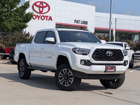 Used 2023 Toyota Tacoma TRD Sport AWD/4WD image 2
