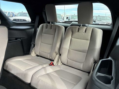 Used 2019 Ford Explorer XLT w/ Equipment Group 201A AWD/4WD image 24
