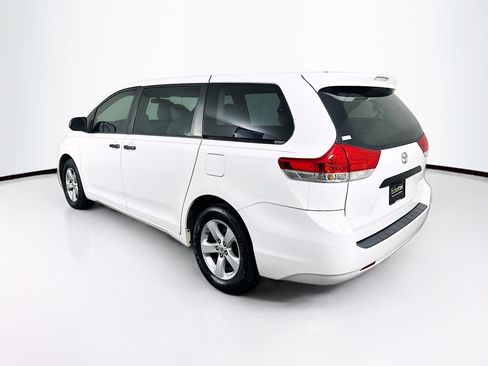 Used 2012 Toyota Sienna 5dr 7-Pass Van I4 FWD (Natl) image 5