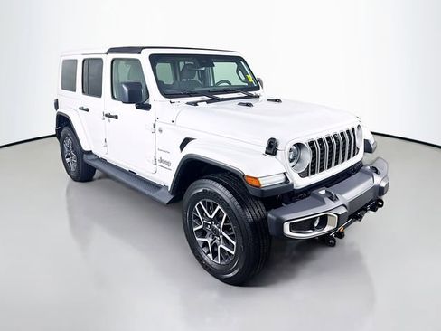 Used 2024 Jeep Wrangler Unlimited Sahara w/ Technology Group AWD/4WD image 3