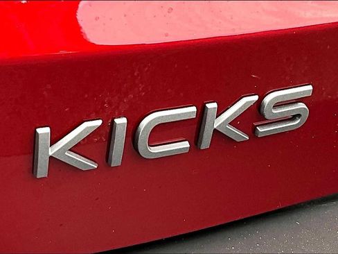 New 2025 Nissan Kicks SV w/ SV Premium Package image 15