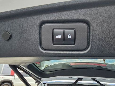 Certified 2025 Nissan Pathfinder SL AWD/4WD image 11