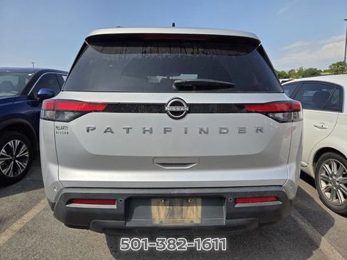 Used 2023 Nissan Pathfinder S FWD image 5