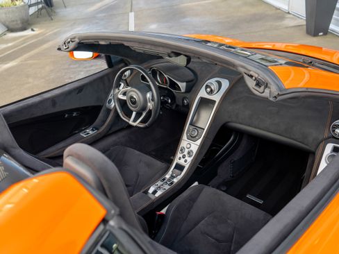 Used 2015 McLaren 650S Spider image 8