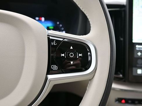 New 2026 Volvo XC60 T8 Ultra w/ Protection Package Premier image 25