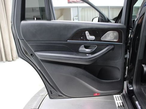 Used 2022 Mercedes-Benz GLS 450 4MATIC image 38
