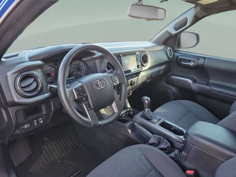 Used 2017 Toyota Tacoma SR5 image 5