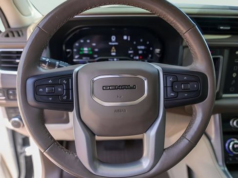 Used 2023 GMC Yukon Denali AWD/4WD image 15