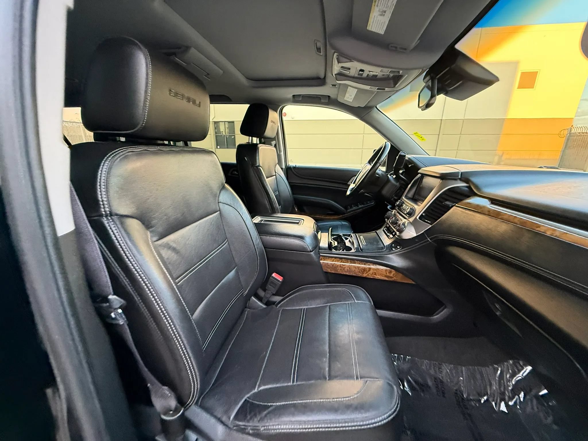 Used 2015 GMC Yukon XL Denali w/ Touring Package AWD/4WD image 31