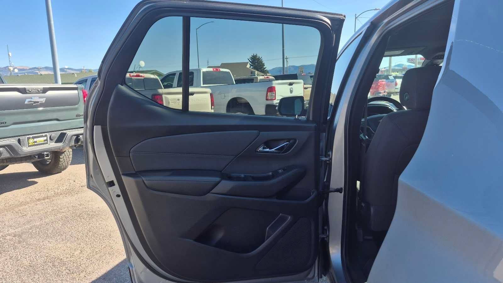 Used 2023 Chevrolet Traverse LT AWD/4WD image 28