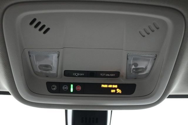 Used 2021 Chevrolet Traverse LT w/ LPO, Blackout Package FWD image 18